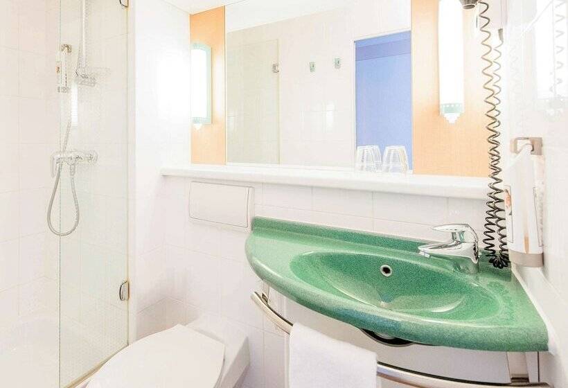 Номер Стандарт, Ibis Paderborn City
