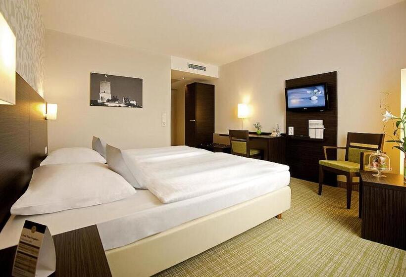 اتاق سوپریور, President