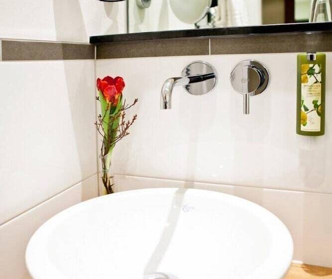 اتاق سوپریور, President