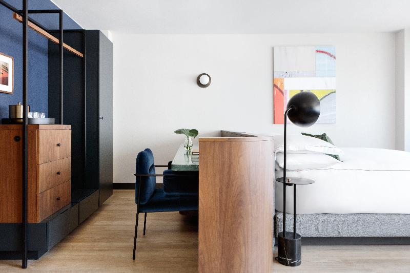 اتاق راحتی, Continental Frankfurt