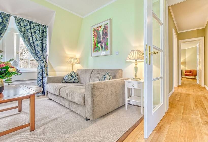 小型豪华套房, Wald & Schlosshotel Friedrichsruhe