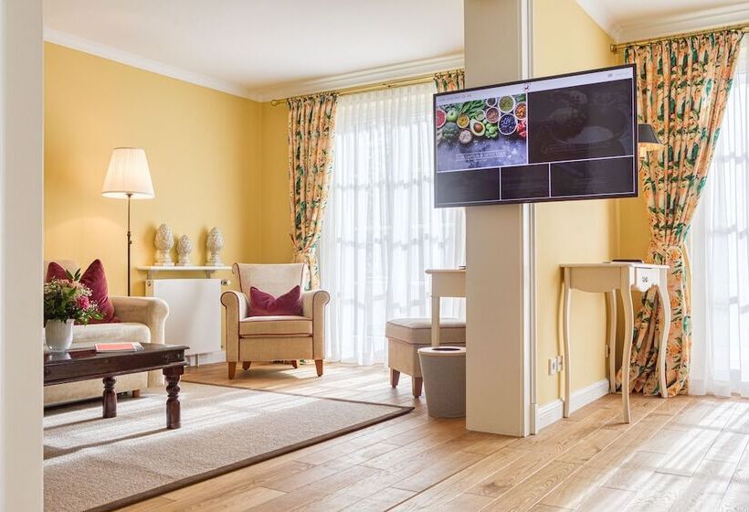 高级小型套房, Wald & Schlosshotel Friedrichsruhe