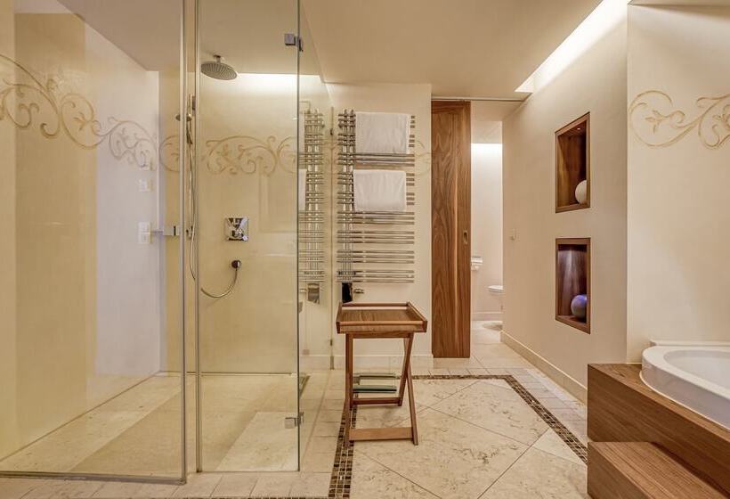 豪华套房, Wald & Schlosshotel Friedrichsruhe