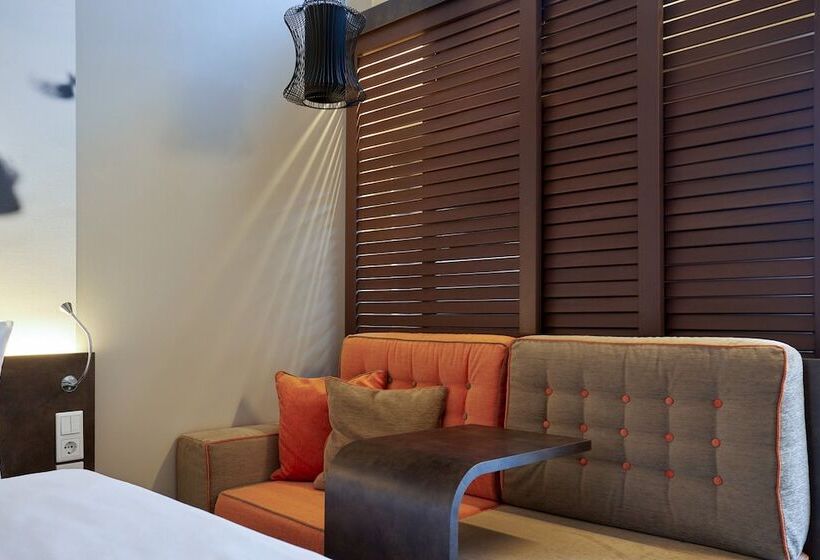 اتاق اینتریور یک تخته, Gio