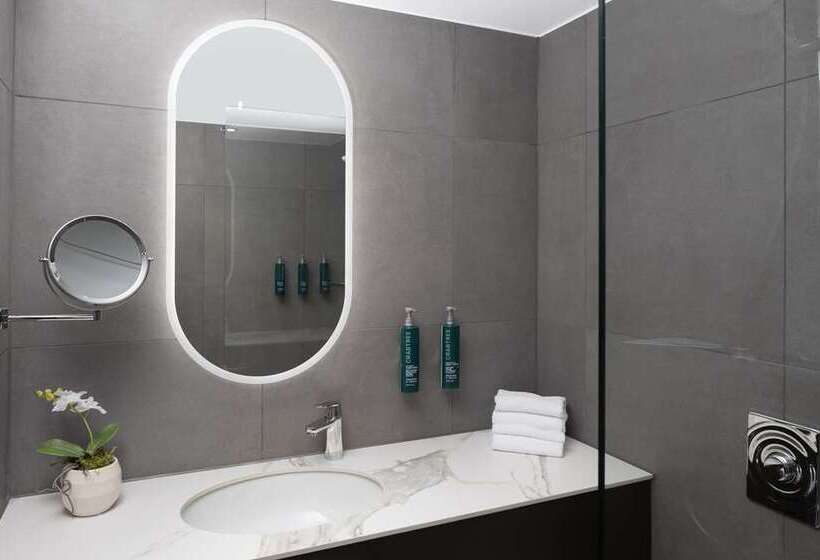 이그제큐티브 룸 킹사이즈 침대, Hilton Munich City