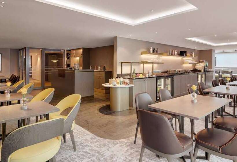 주니어 스위트 킹사이즈 침대, Hilton Munich City