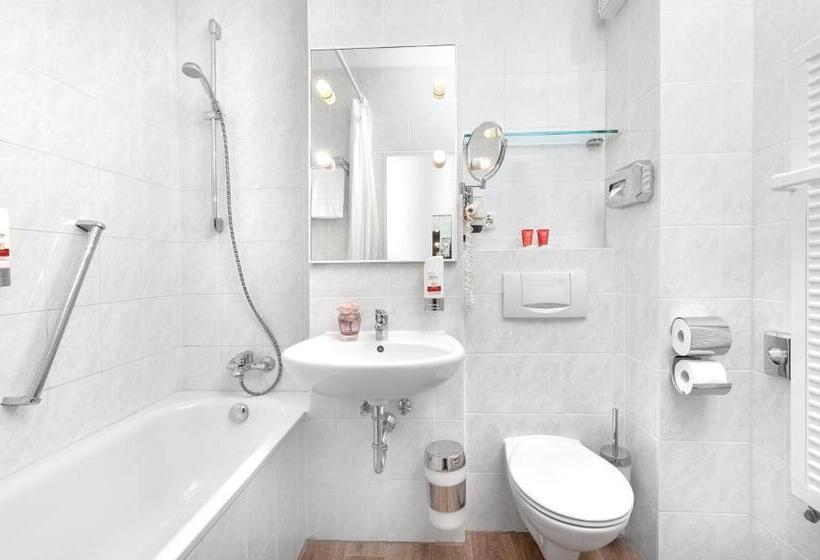 Номер Комфорт, Leonardo Hotel Munich City North
