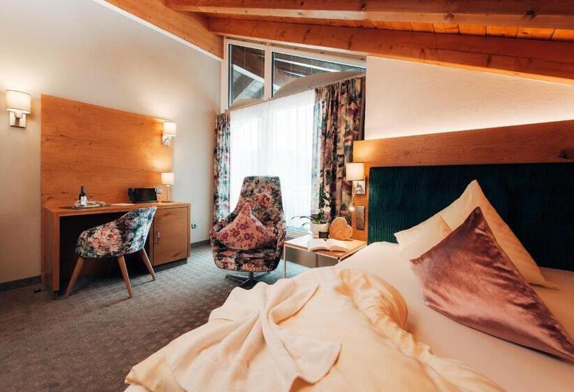 Номер Стандарт Индивидуальный с Балконом, Parkhotel Burgmühle