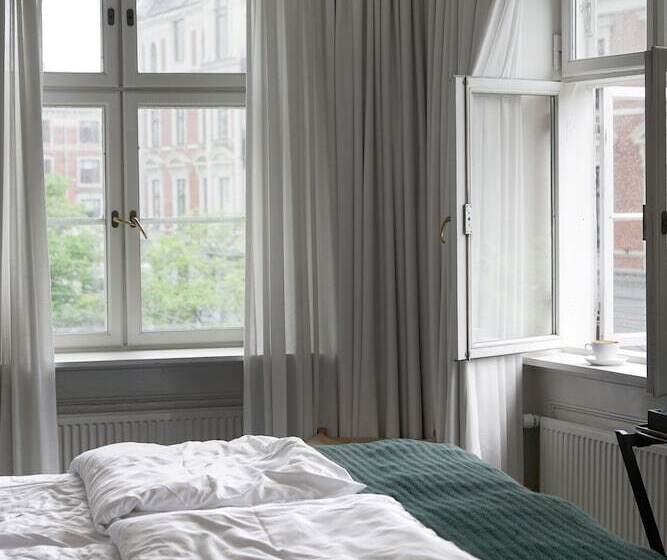 수피리어 룸, Danmark