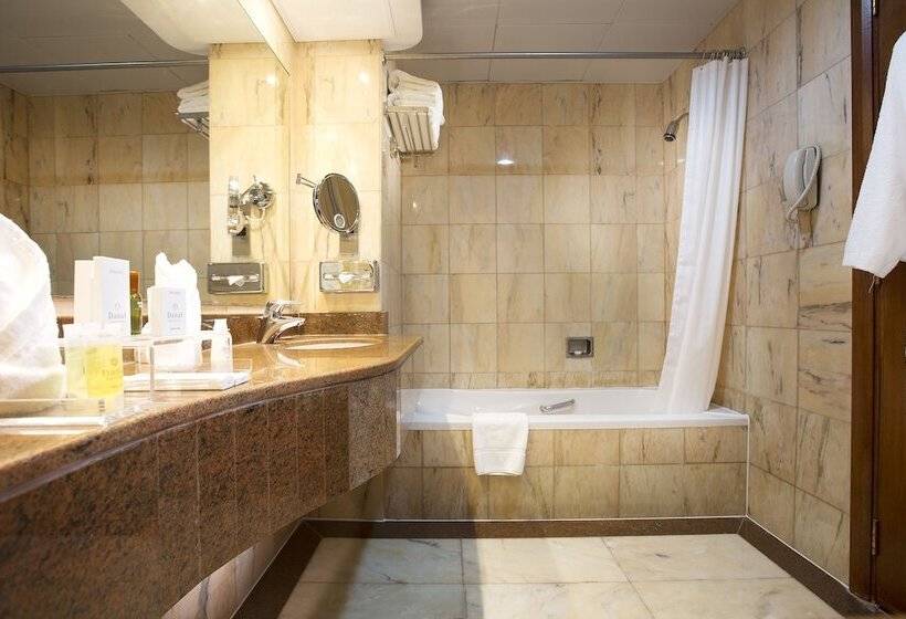 디럭스 룸, Danat Al Ain Resort