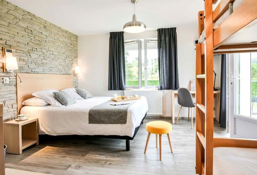 Четырехместный Номер Стандарт, Logis Auberge Du Relais   Hôtel & Restaurant