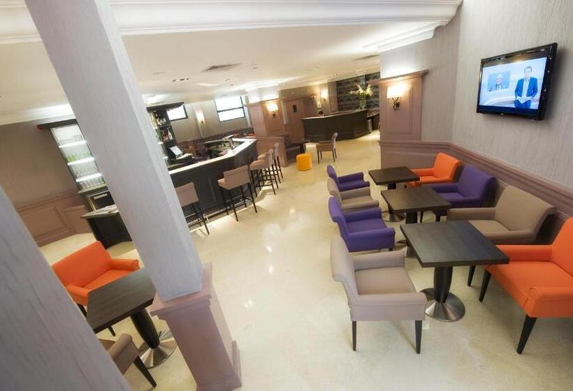 Номер Стандарт, The Originals City, Hôtel Astoria Vatican, Lourdes