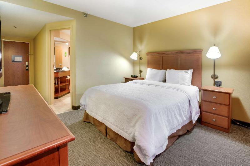 Chambre Supérieure, Balmoral Champselysees