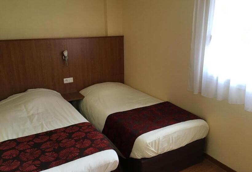Номер Стандарт, Brit Hotel Poitiers Beaulieu