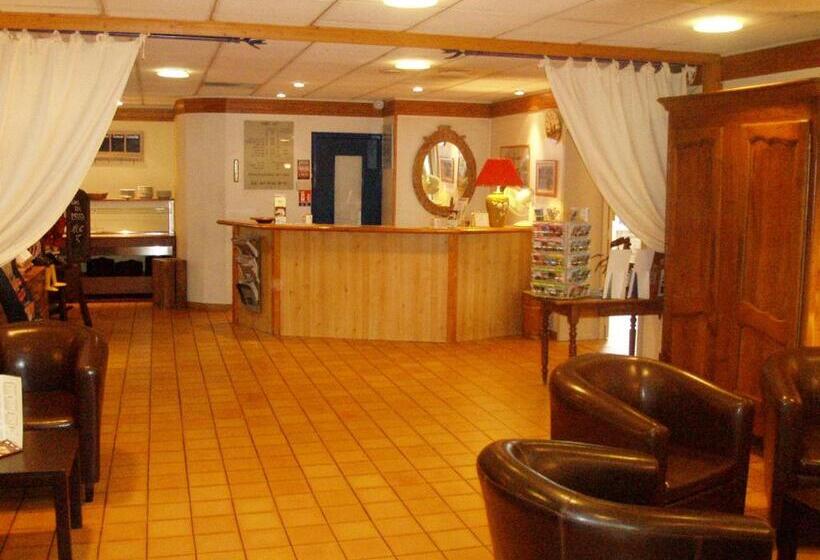 Четырехместный Номер Стандарт, Brit Hotel Poitiers Beaulieu