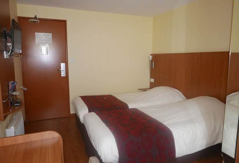 Четырехместный Номер Стандарт, Brit Hotel Poitiers Beaulieu