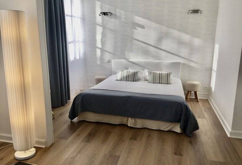 Номер Стандарт, Cit Hôtel Le Plantagenet