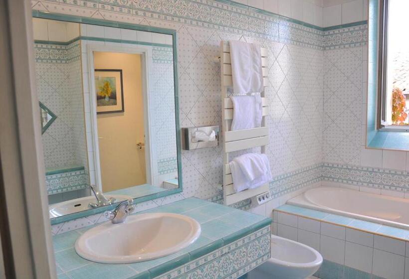 Номер Престиж, Hôtel De France
