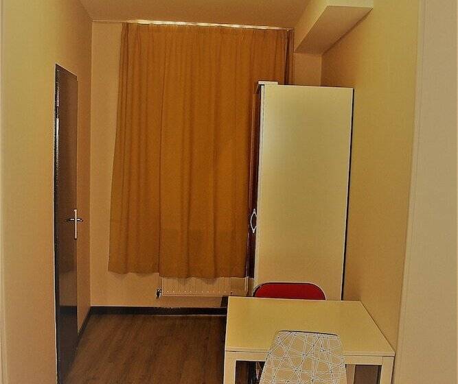 Номер Стандарт Трехместный, Hôtel De La Boëtie