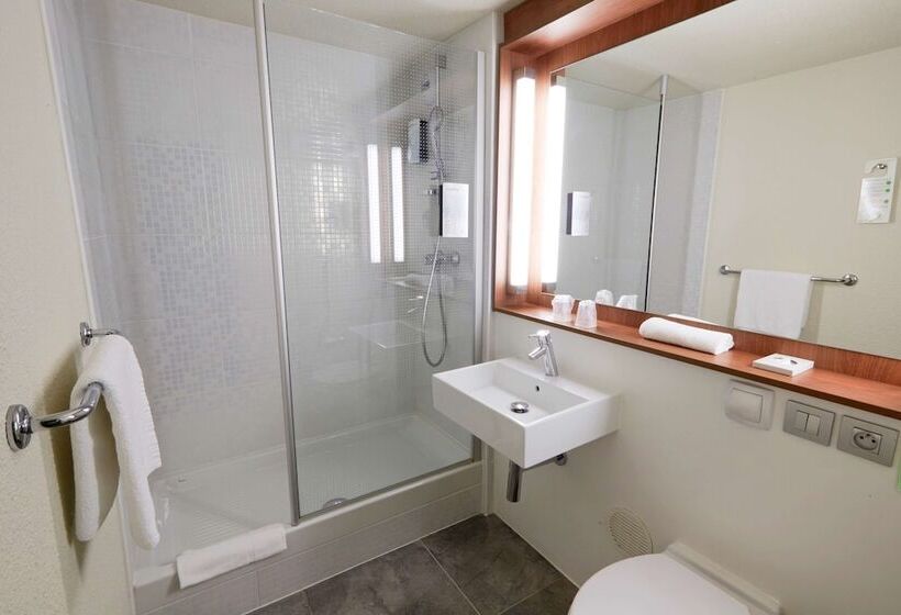 Номер Стандарт, Campanile Hotel Senlis