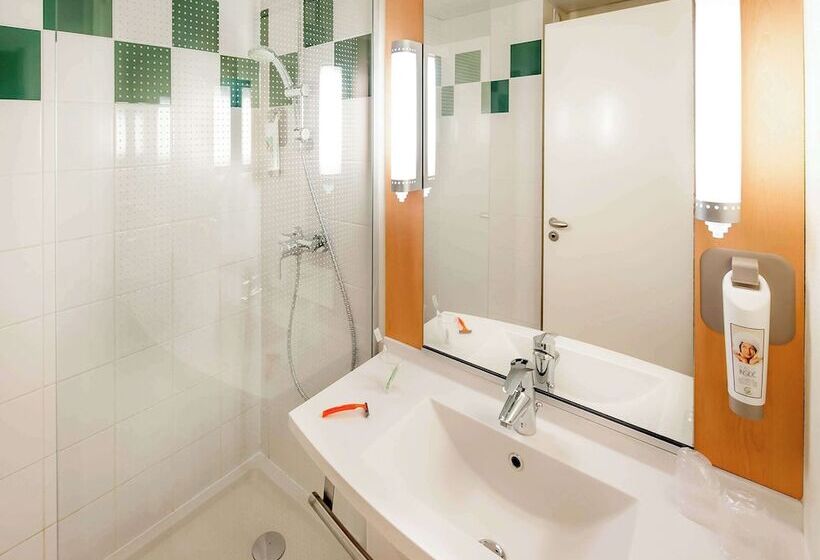 Номер Стандарт, Ibis Vannes