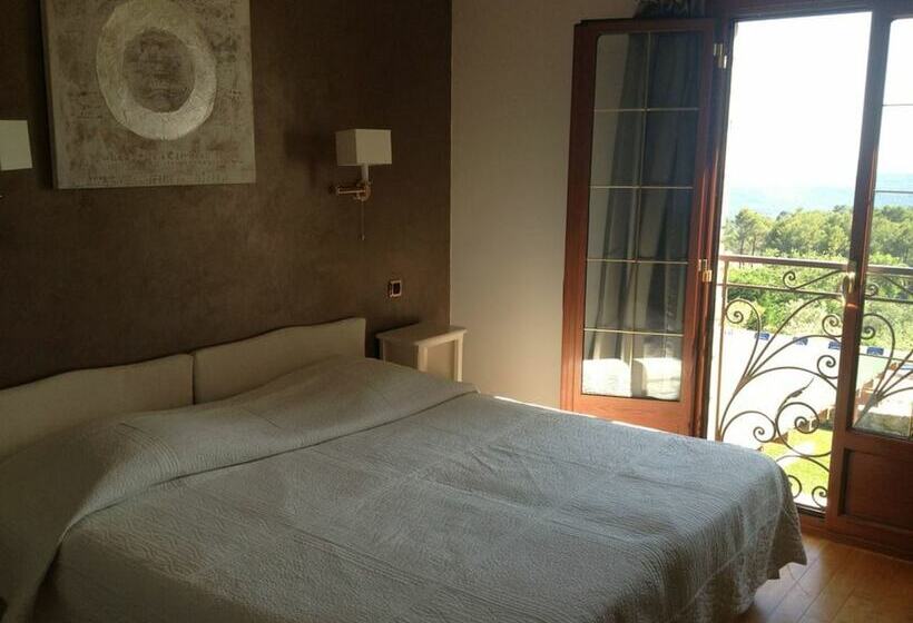 Номер Комфорт, La Petite Auberge