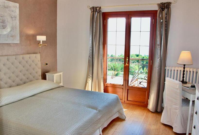 Номер Комфорт, La Petite Auberge