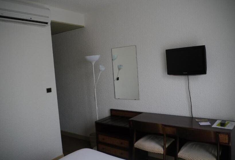 Номер Стандарт, Hôtel Le Barry, Toulouse Nord