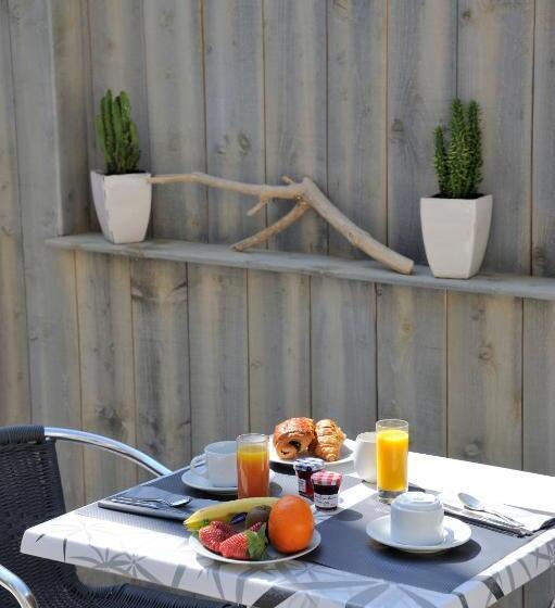 Номер Комфорт, Hôtel Les Mimosas