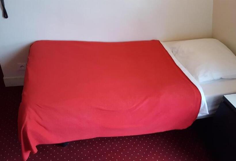اتاق استاندارد چهار تخته, Hôtel Média