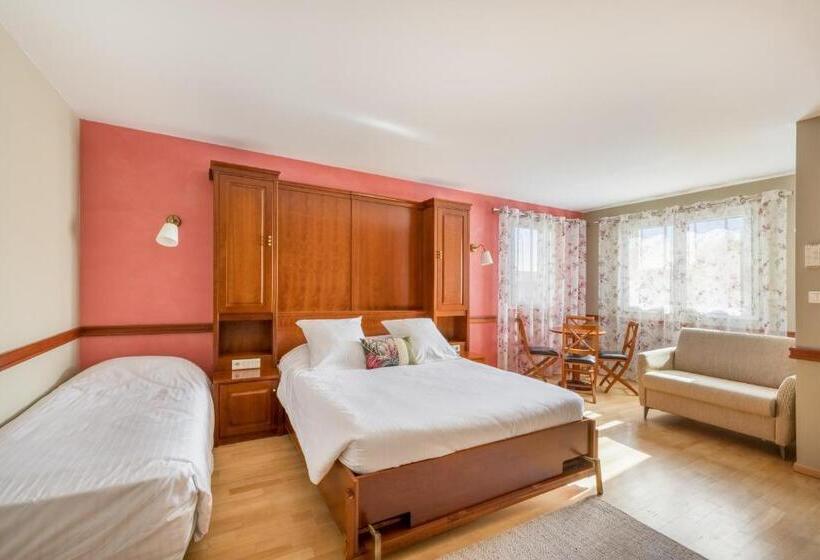 Номер Стандарт Трехместный, Hôtel Newport