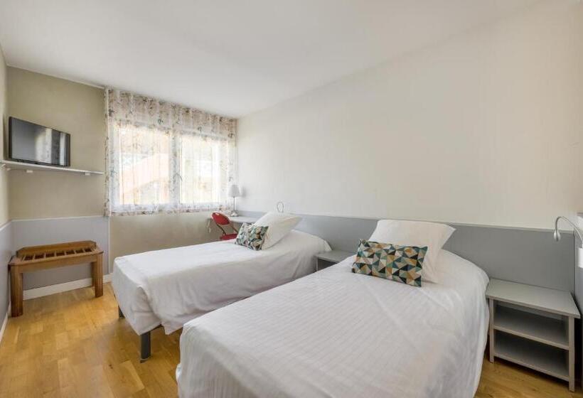 Номер Стандарт, Hôtel Newport