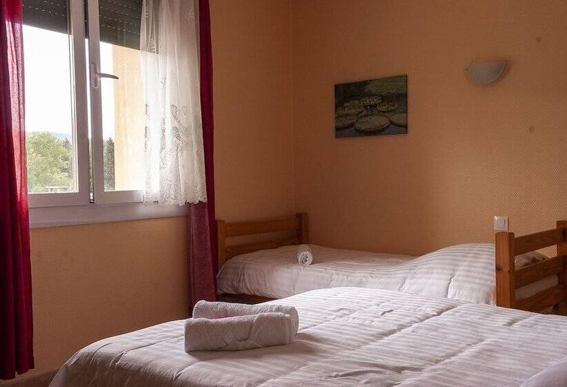 Номер Стандарт Трехместный, Le Catalan   Hôtel Et Appartements