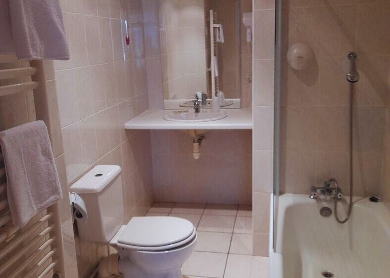 Четырехместный Номер Стандарт, Le Catalan   Hôtel Et Appartements