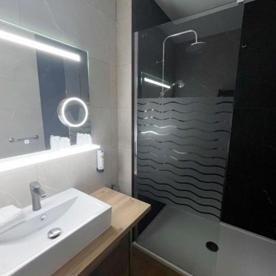 Номер Комфорт, Logis Hotel Majestic Chatelaillon Plage   La Rochelle
