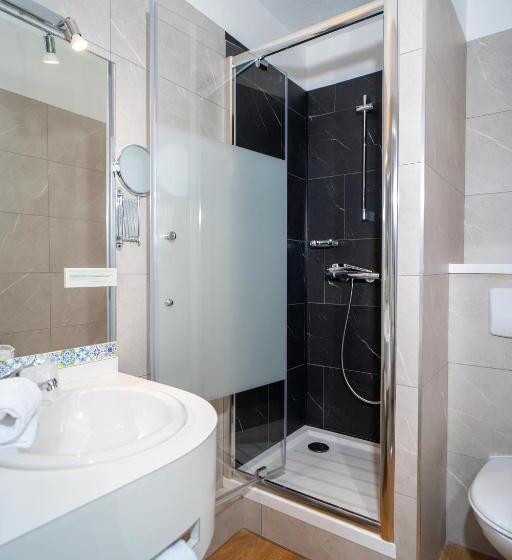 Номер Стандарт, Logis Hotel Majestic Chatelaillon Plage   La Rochelle