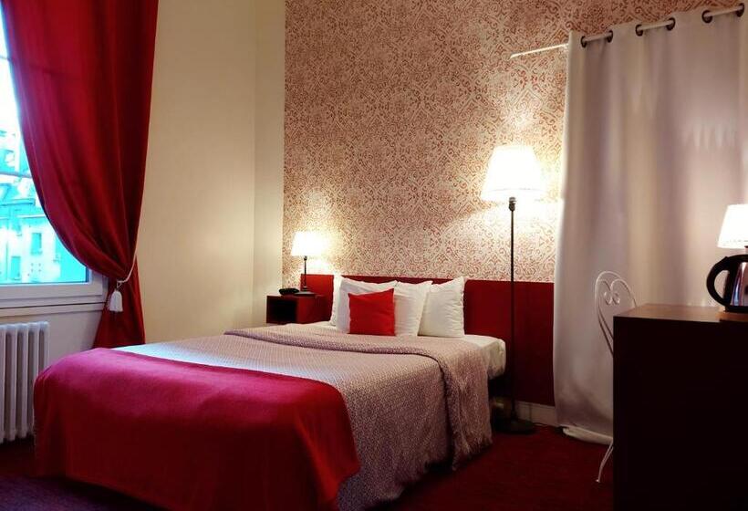 Quarto Familiar, Mondial
