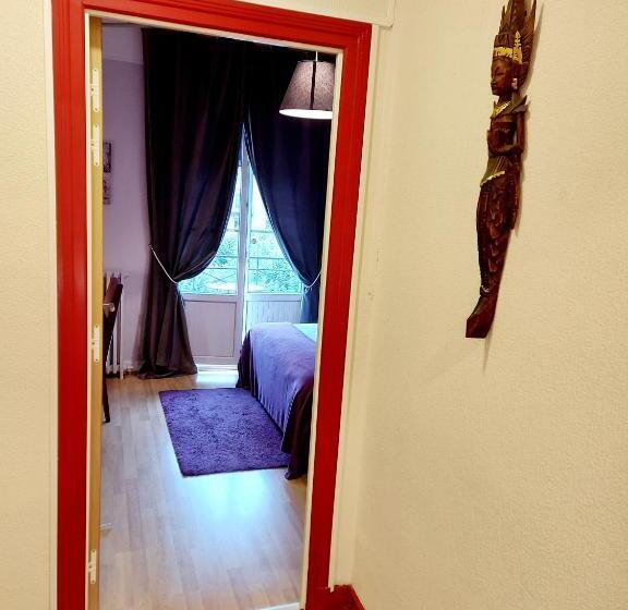 Quarto Estandar Cama King, Mondial