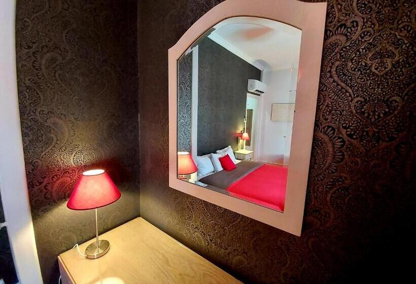 Quarto Estandar Cama King, Mondial