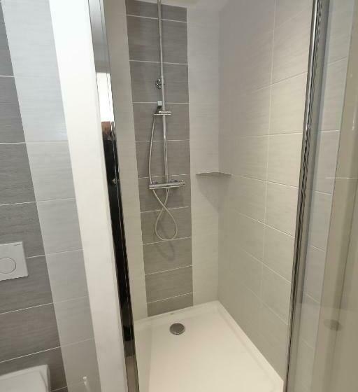 Номер Стандарт, Hôtel Newport