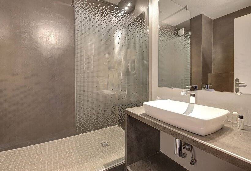 غرفة سوبيريور مطلّة علي البحر, Hôtel Le Nautic