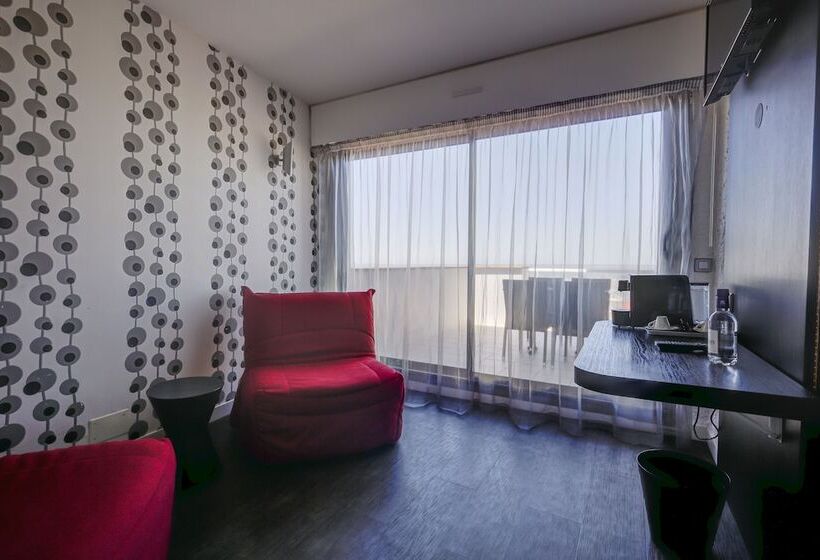 Люкс Вид на Море, Hôtel Le Nautic