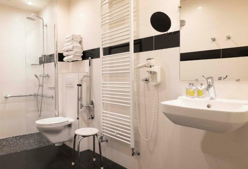 スタンダードトリプルルーム, L Interlude