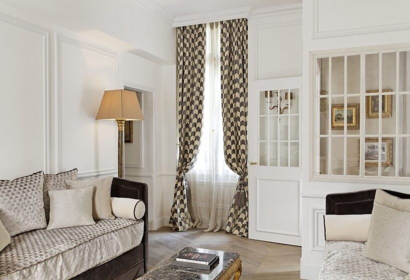 سوییت, Relais Christine