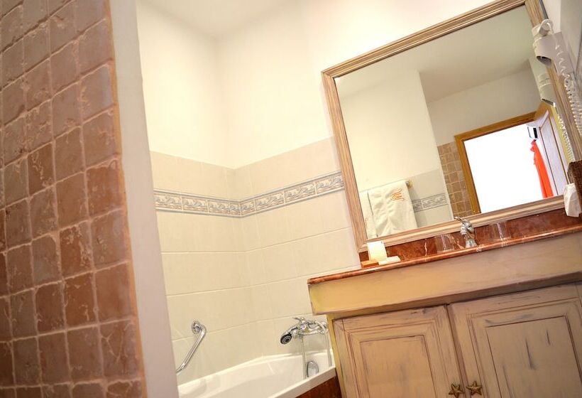 Номер Superior с Балконом, Hôtel La Villa Sainte Valérie Adults Only