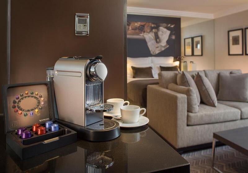 Полулюкс, Jumeirah Lowndes London