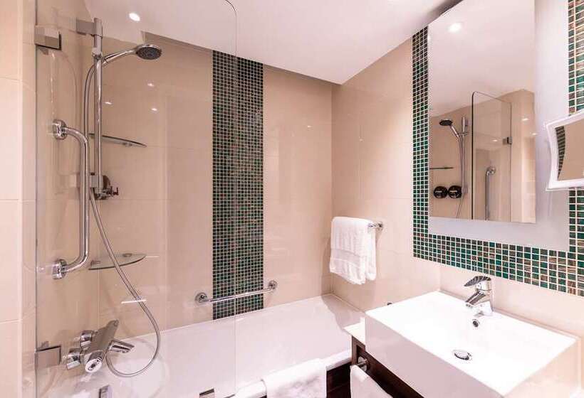 Номер Deluxe, 100 Queen S Gate Hotel London, Curio Collection By Hilton