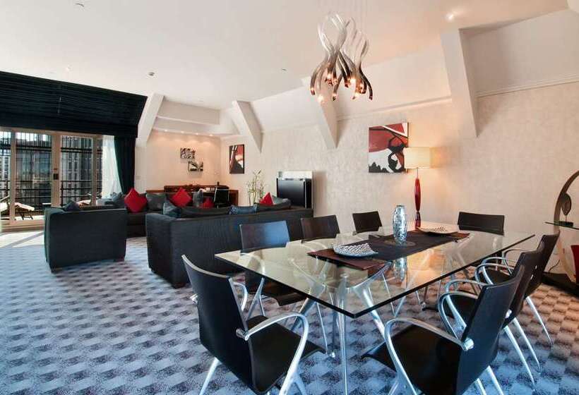 Люкс Кровать Квин, 100 Queen S Gate Hotel London, Curio Collection By Hilton