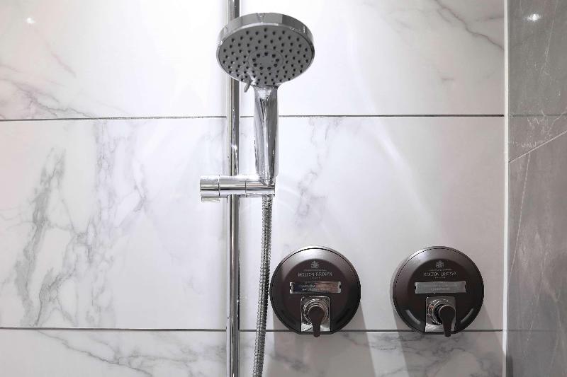 Номер Deluxe, 100 Queen S Gate Hotel London, Curio Collection By Hilton