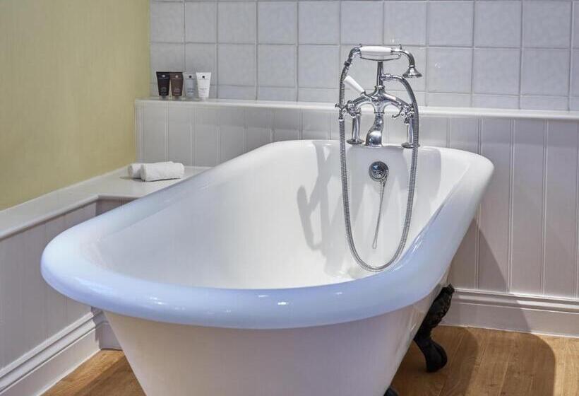 Полулюкс, Spread Eagle Hotel And Spa